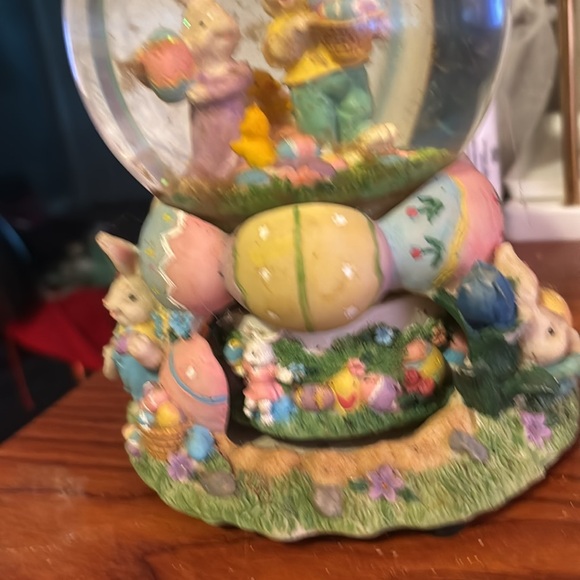 Beautiful music box rotates video included - Picture 5 of 5